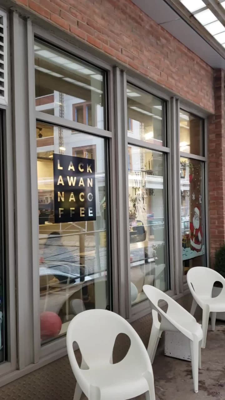 Video review of Warehouse Cafe