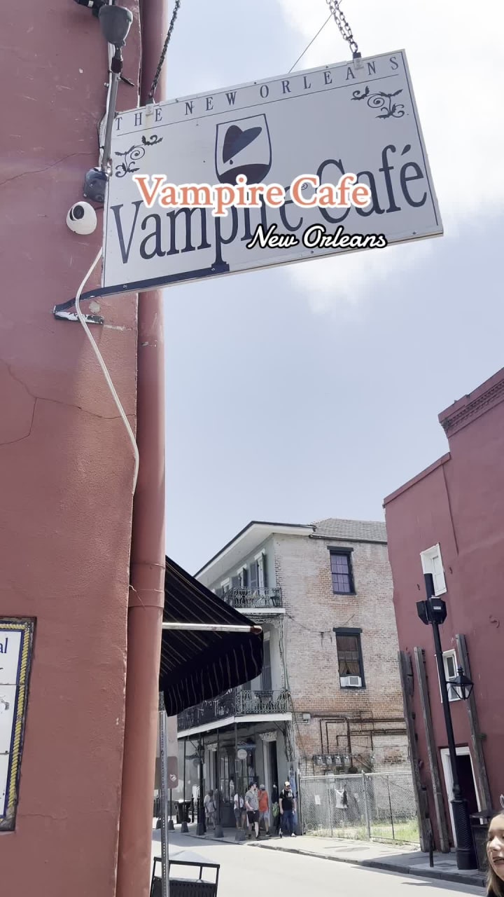 The New Orleans Vampire Café