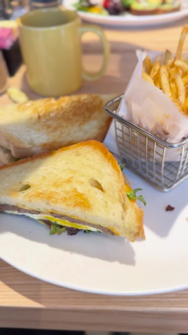 Video review of Urban Egg A Daytime Eatery