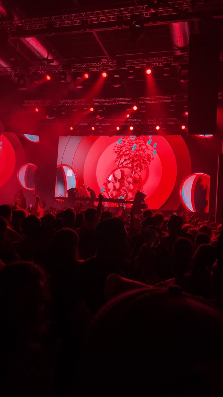 Video review of Silo