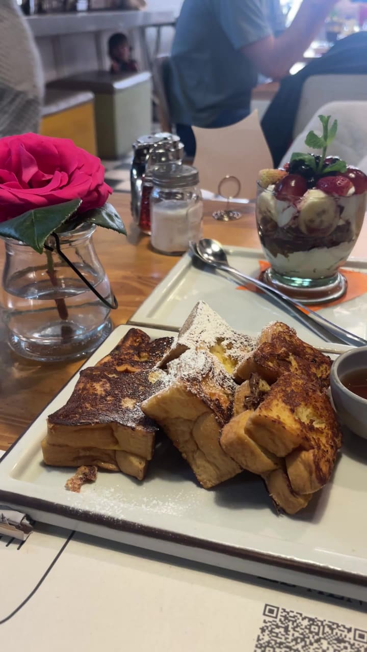 Al Agua Patos - Tostadas & Café