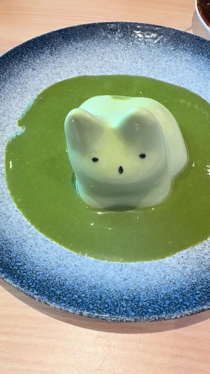 Mo-Mo-Paradise (โม โม พาราไดซ์)