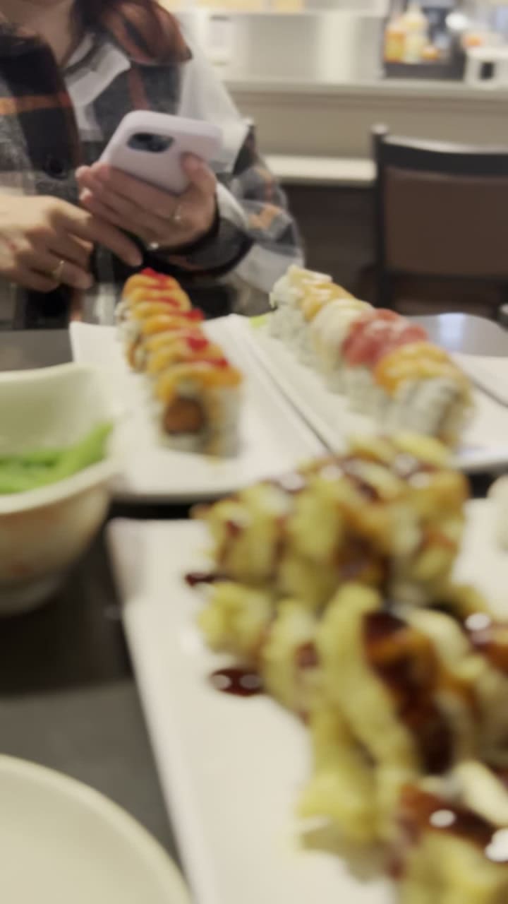 Video review of Little Lilly Sushi