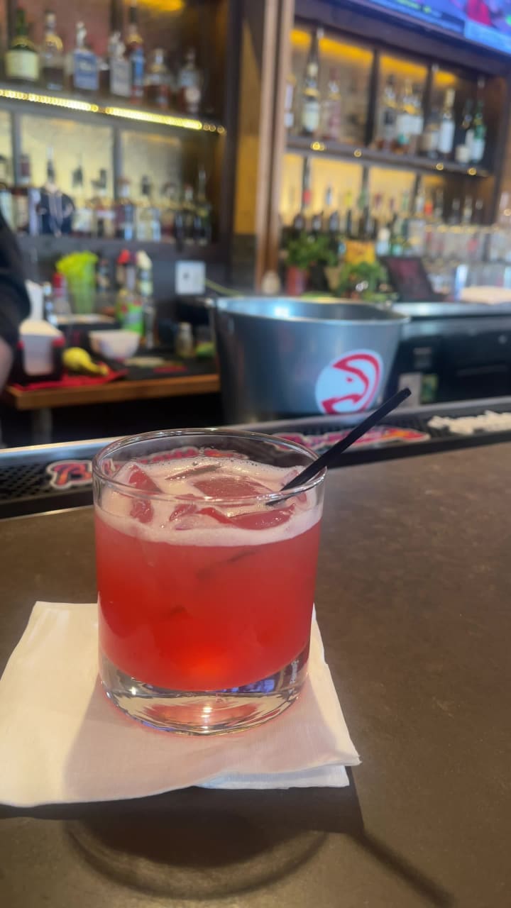 Creatwood Tavern & Rooftop