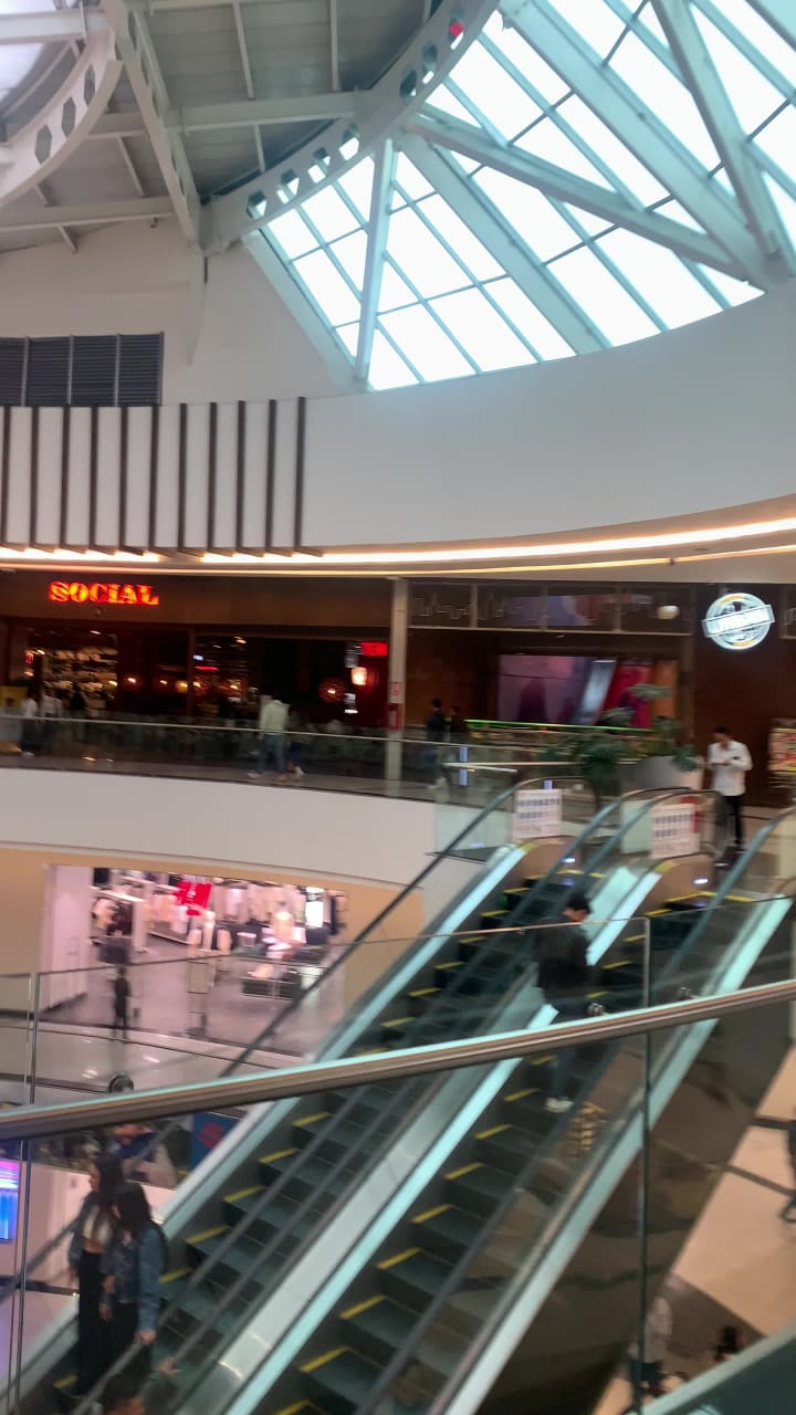 Centro comercial parque la colina