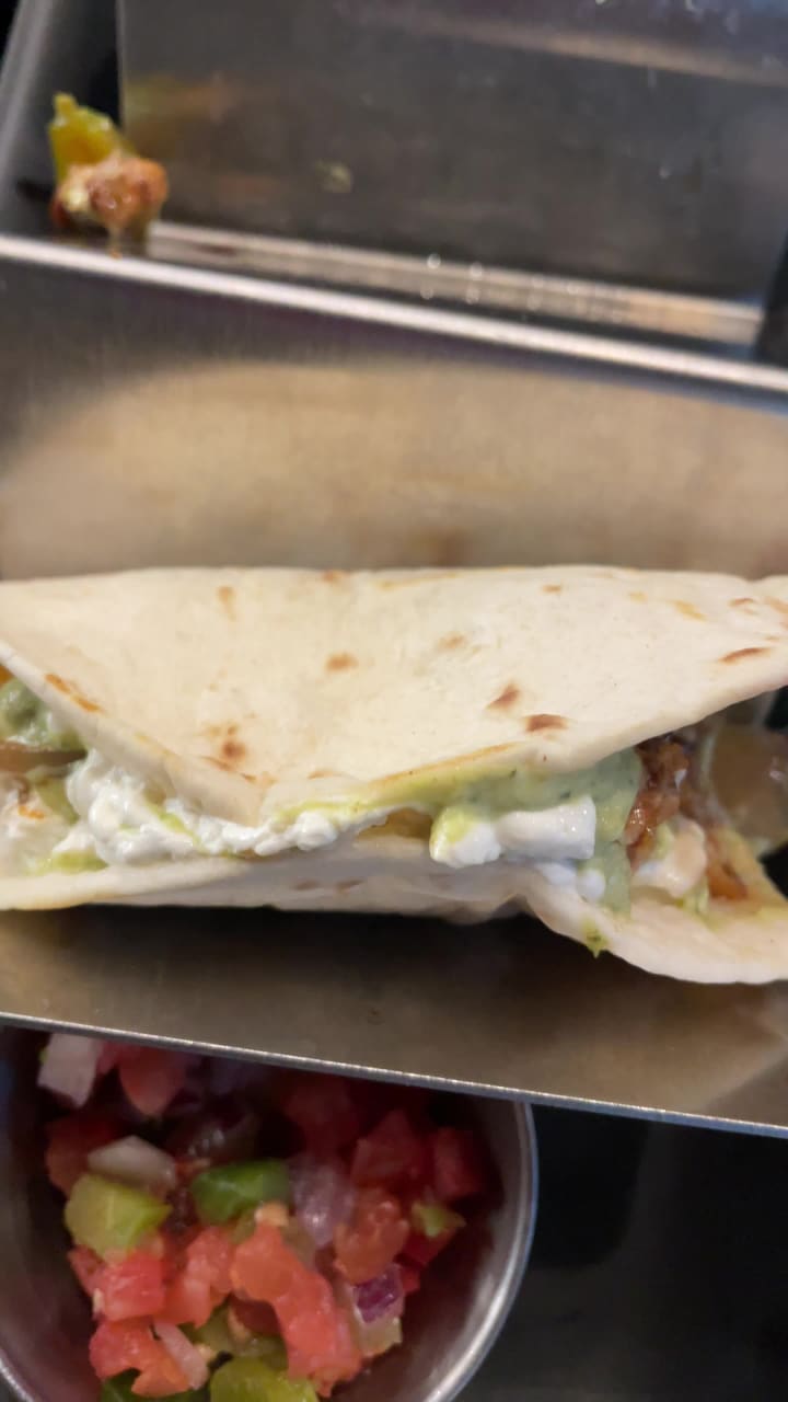 Sheesh Eatery & Lounge