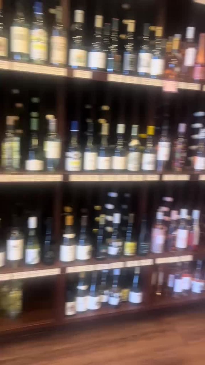 Video review of The Wine Room on Park Avenue