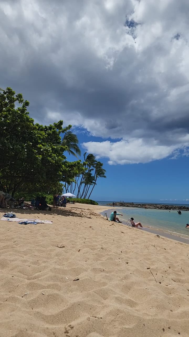 Video review of Paradise Cove Luau