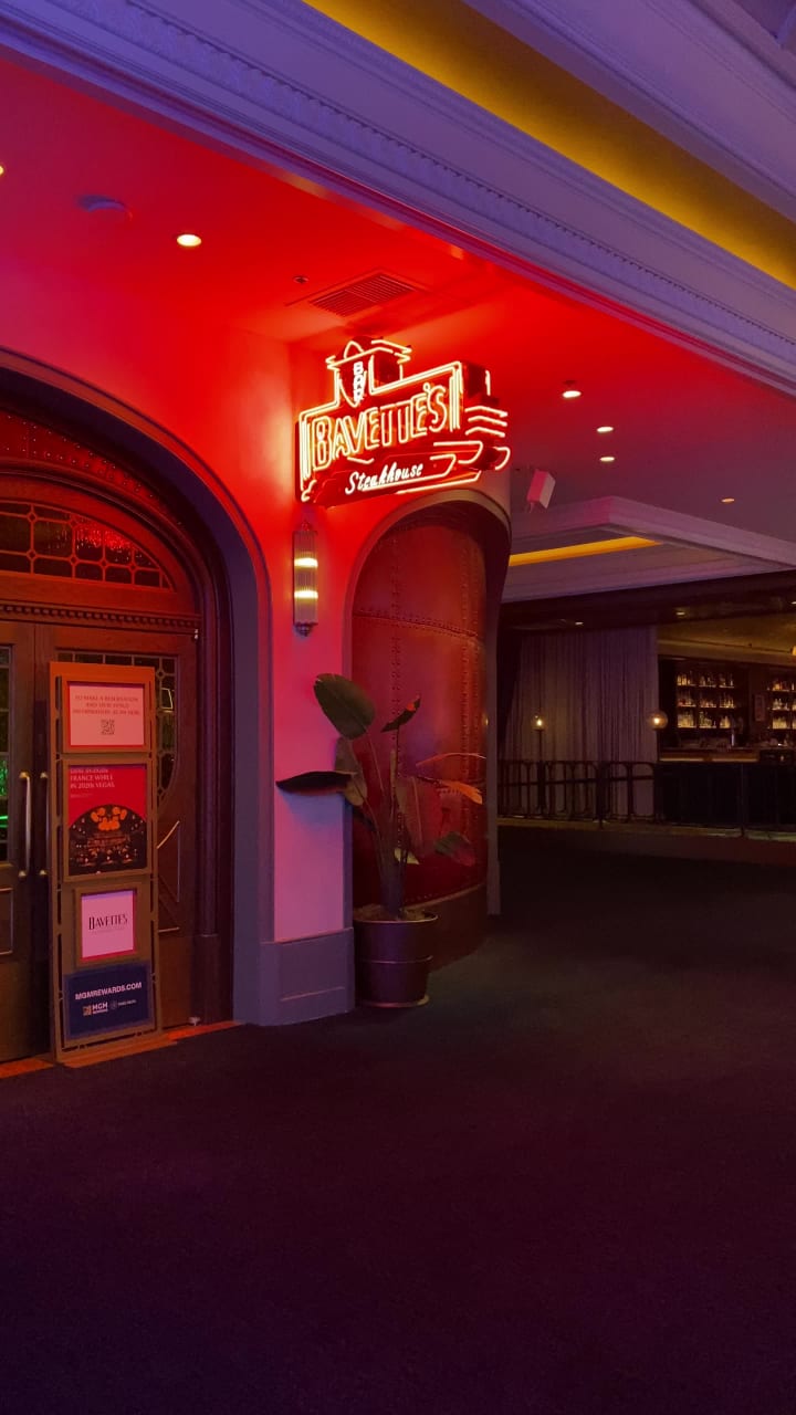 Video review of Bavette's Steakhouse & Bar