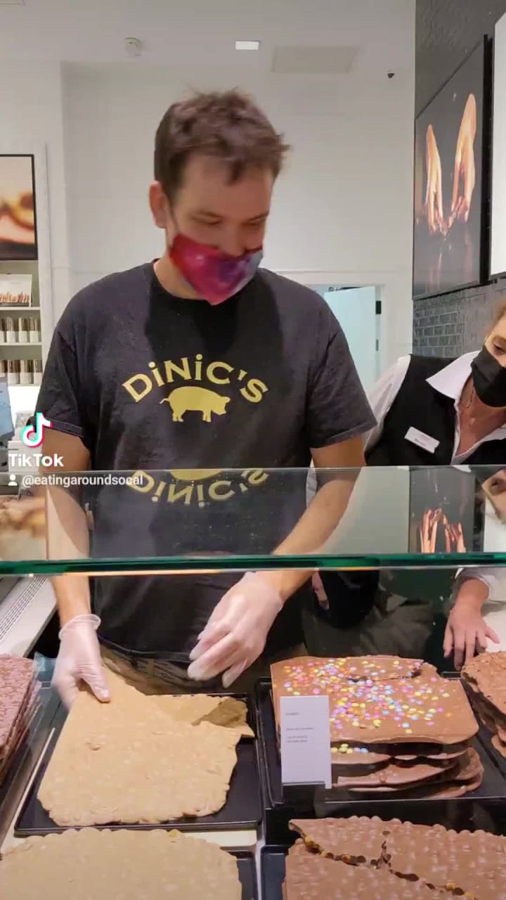 Video review of Los Cerritos Center