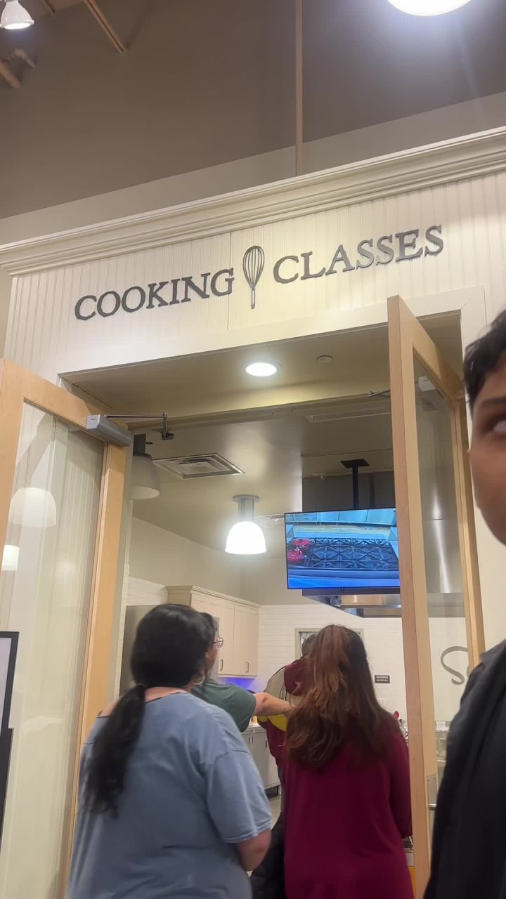 Video review of Sur La Table