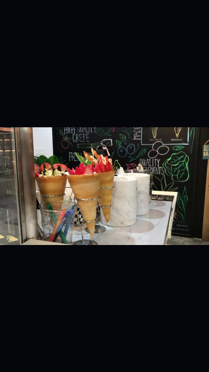 Island Crepes & Lemonade