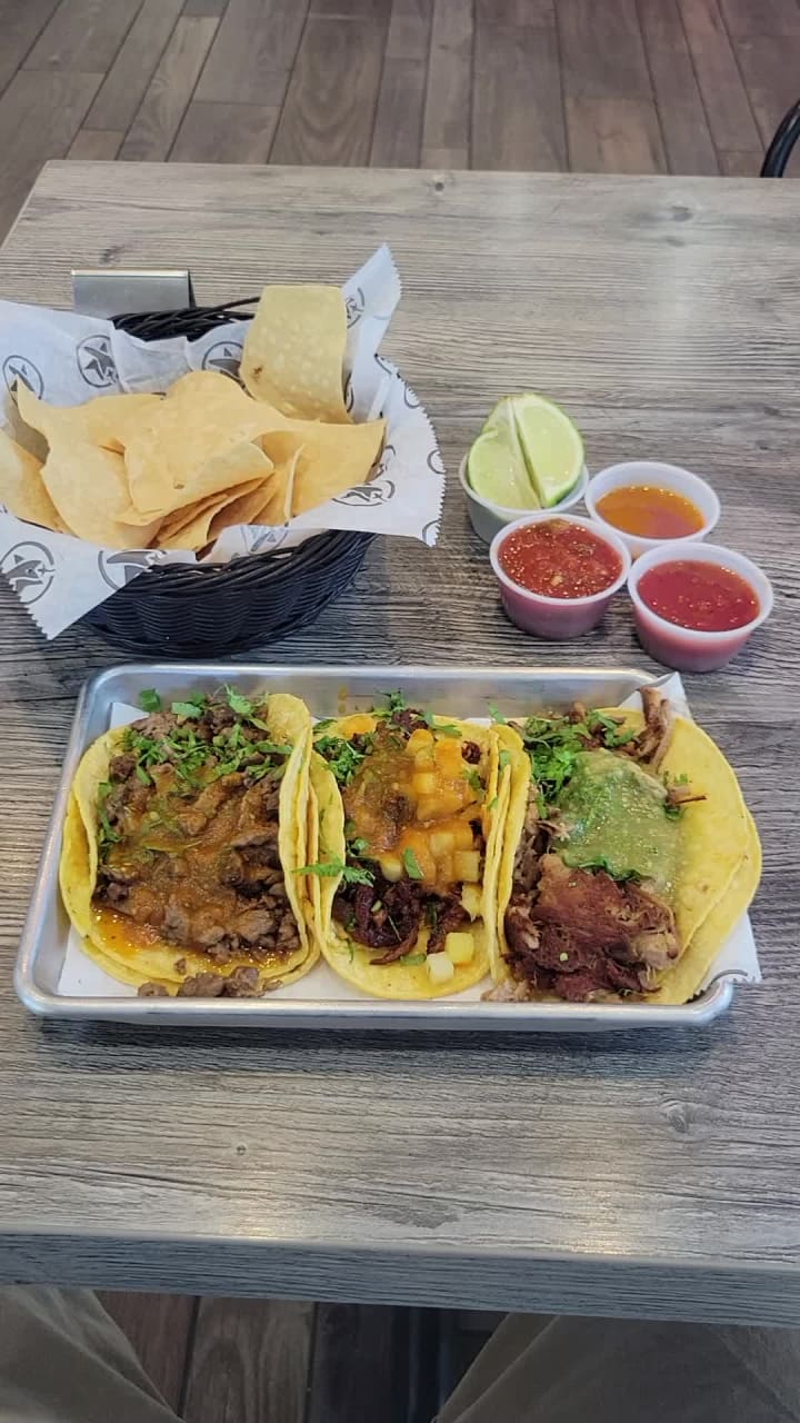 La Estrella Tacos & Seafood