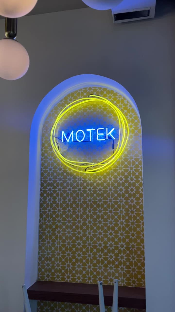 Video review of Motek Downtown