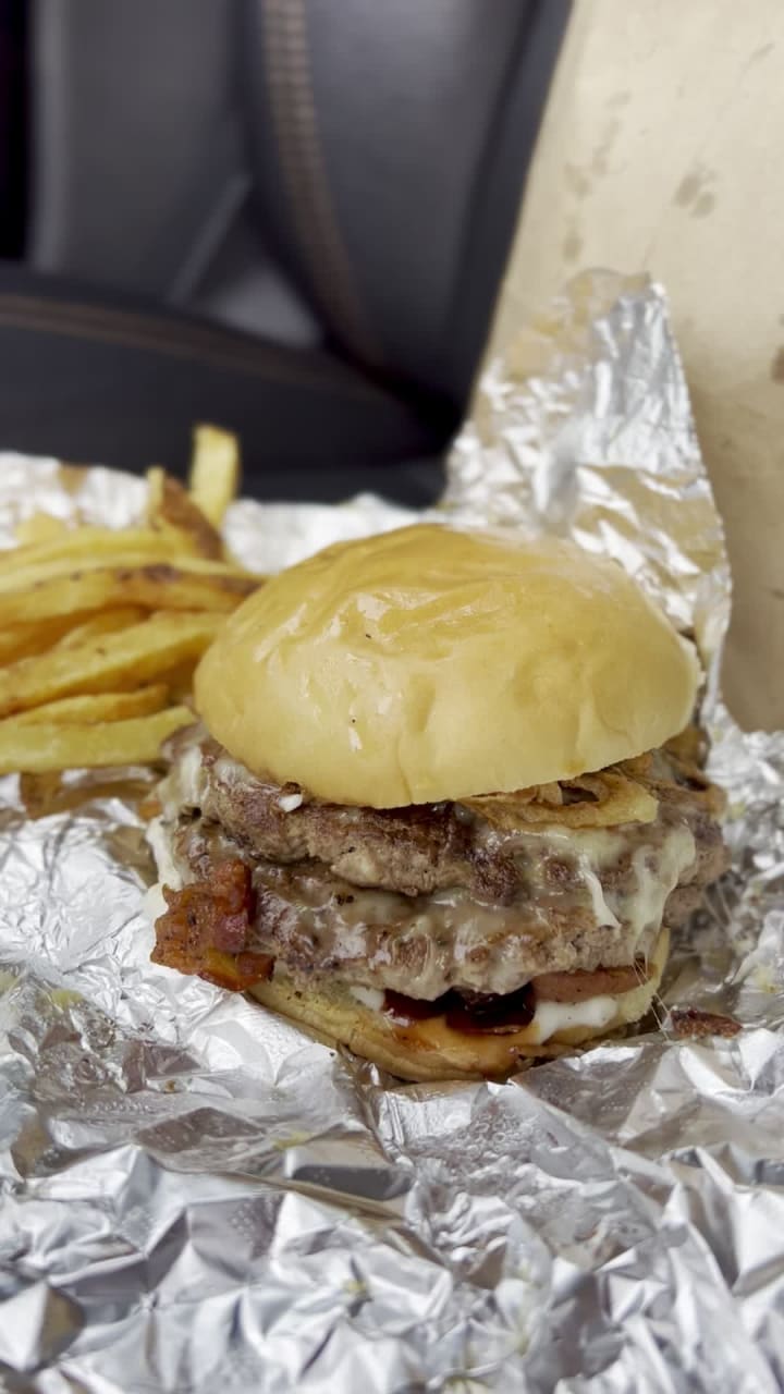 MOOYAH Burgers, Fries & Shakes