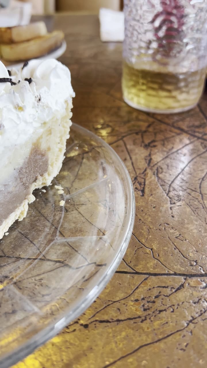 House of Pies Restaurant & Bakery