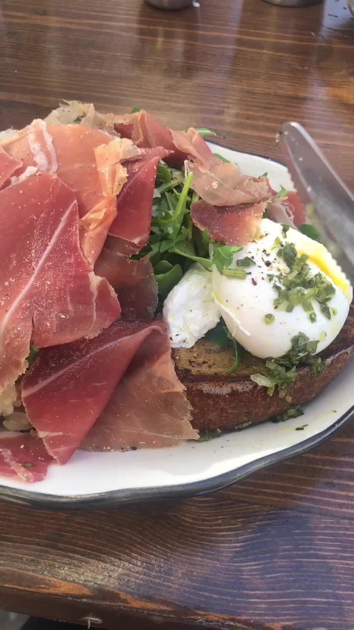 Video review of Grand Lake Kitchen - Lake Merritt