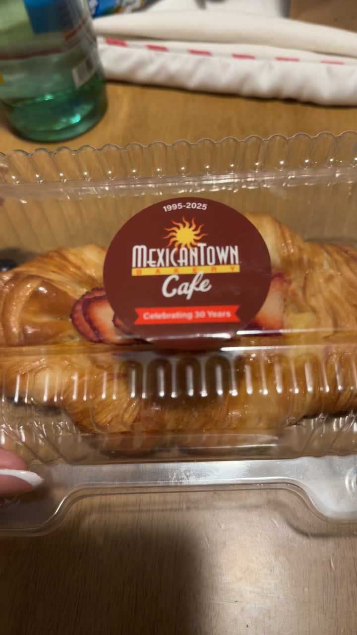 Video review of Mexicantown Bakery