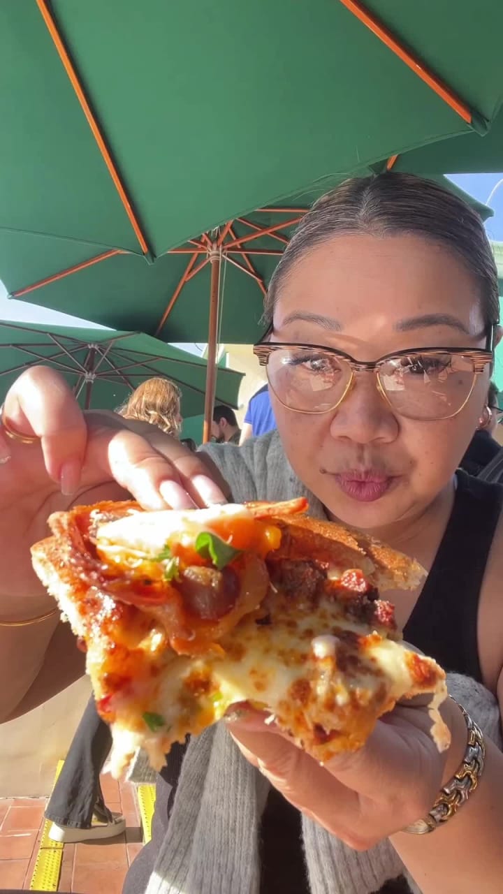 Video review of Urth Caffé