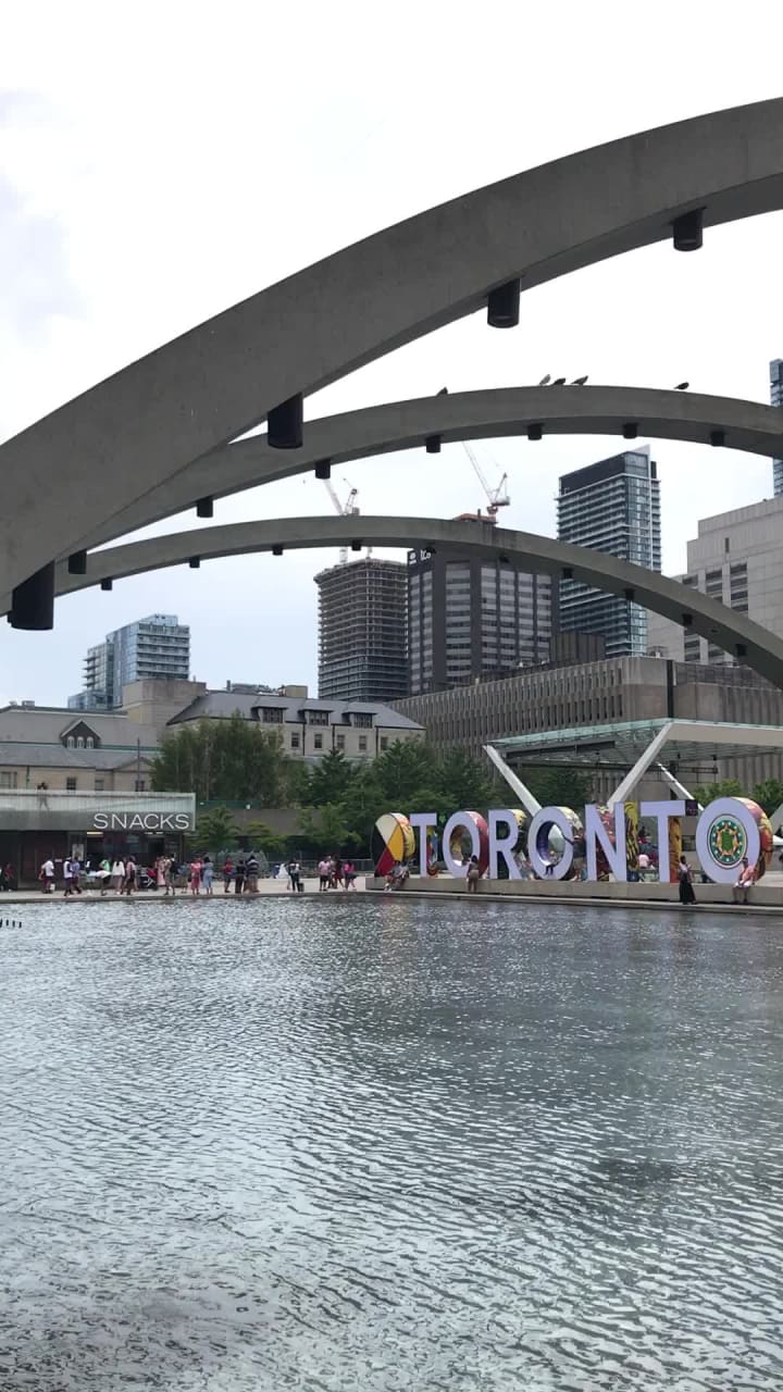Video review of Toronto City Hall