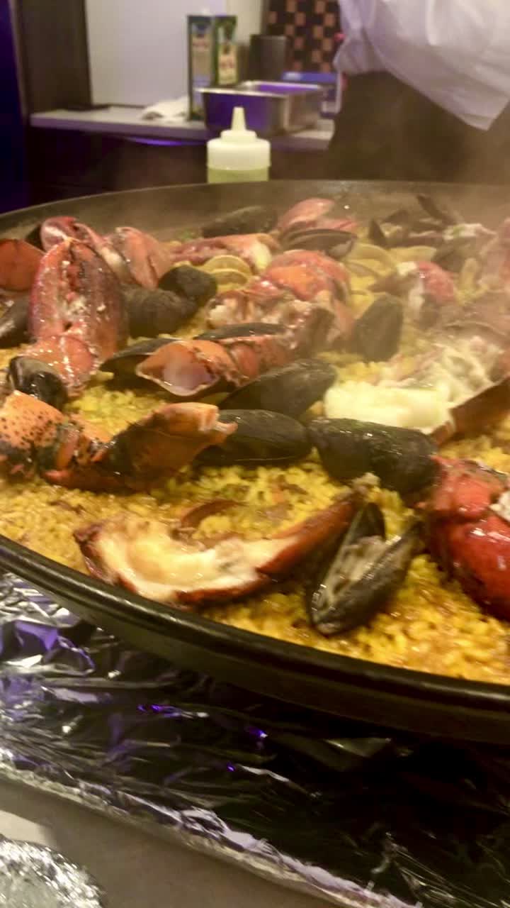 Video review of Taberna del Alabardero