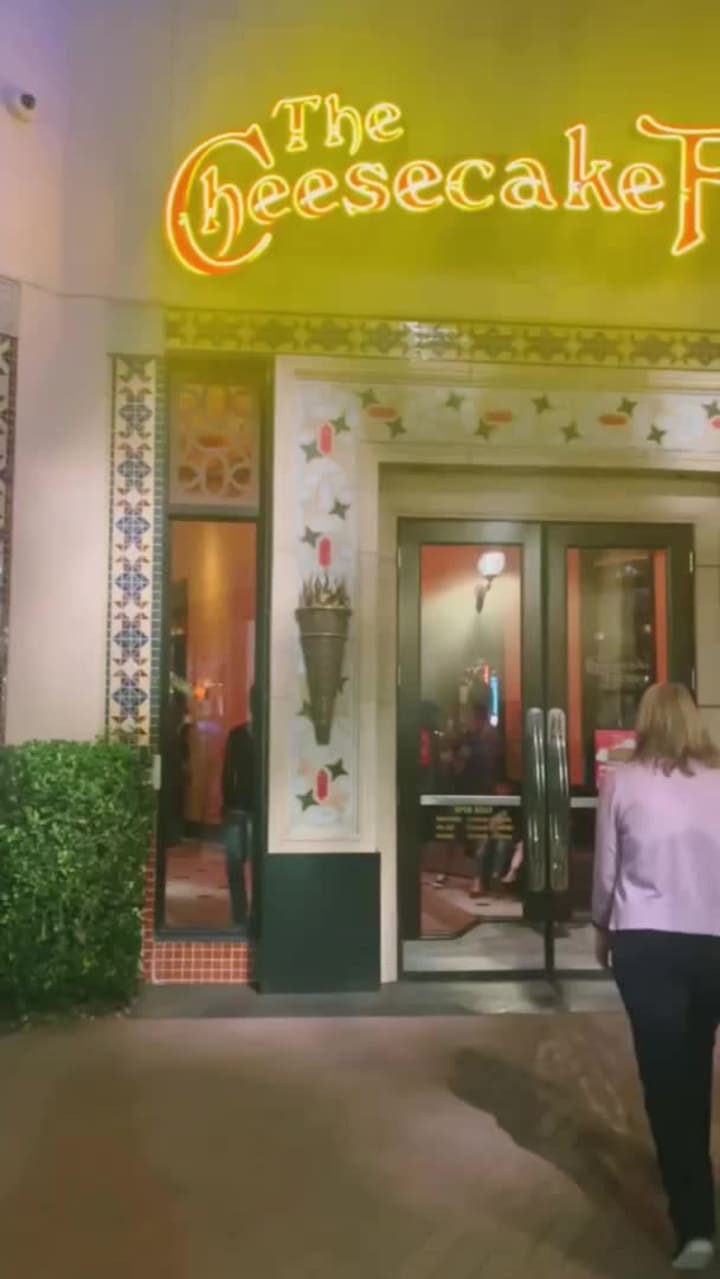 Video review of The Cheesecake Factory