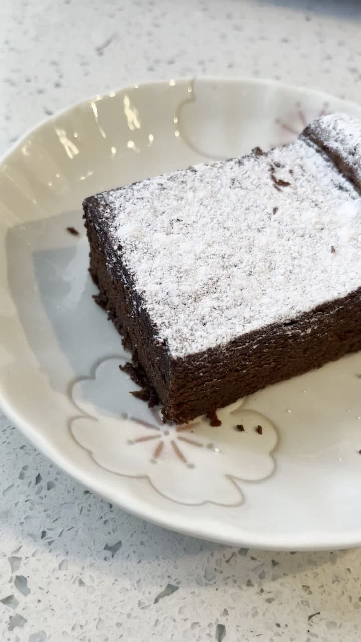 Video review of Crixa Cakes