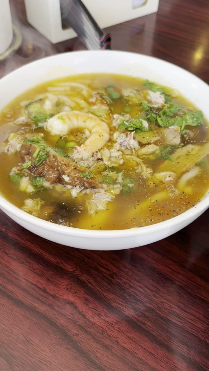 Video review of Mai Phung