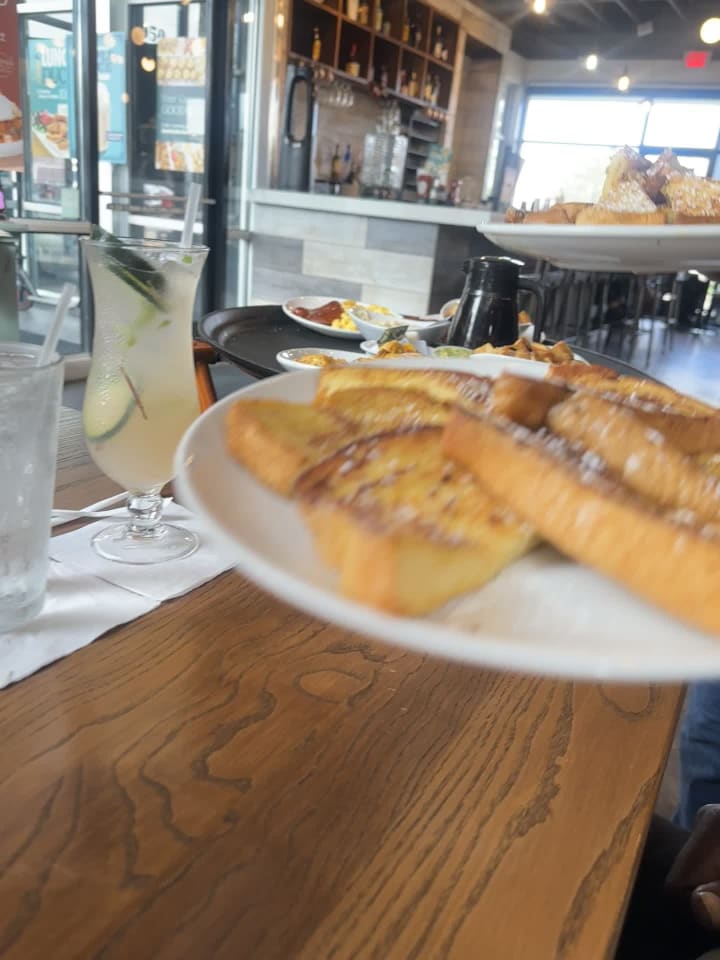 Another Broken Egg Cafe