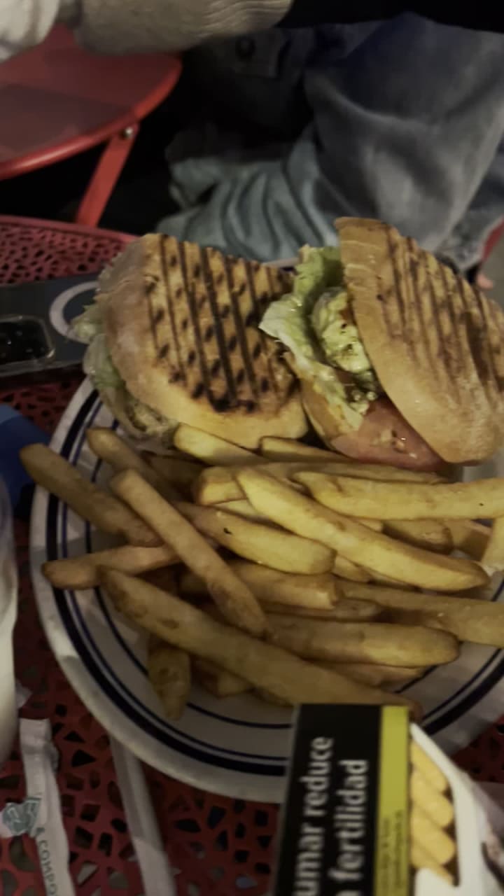 Video review of Café Habana