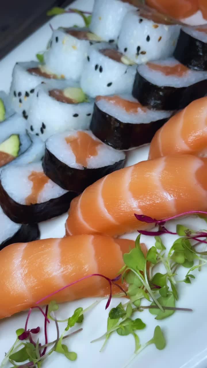 The Ivy champagne garden