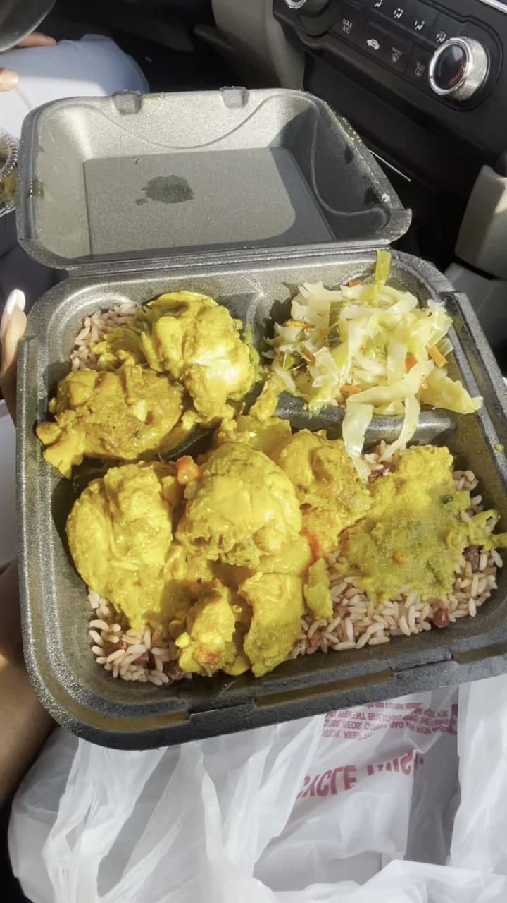876 Nyaminz Jamaican Cuisine