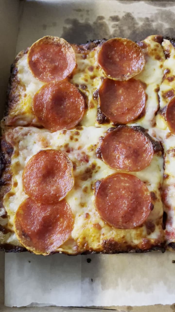 Video review of BKLYN Pizza