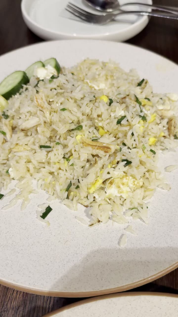 Video review of Chat Thai