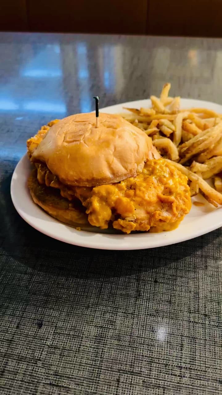 Video review of 24 Diner