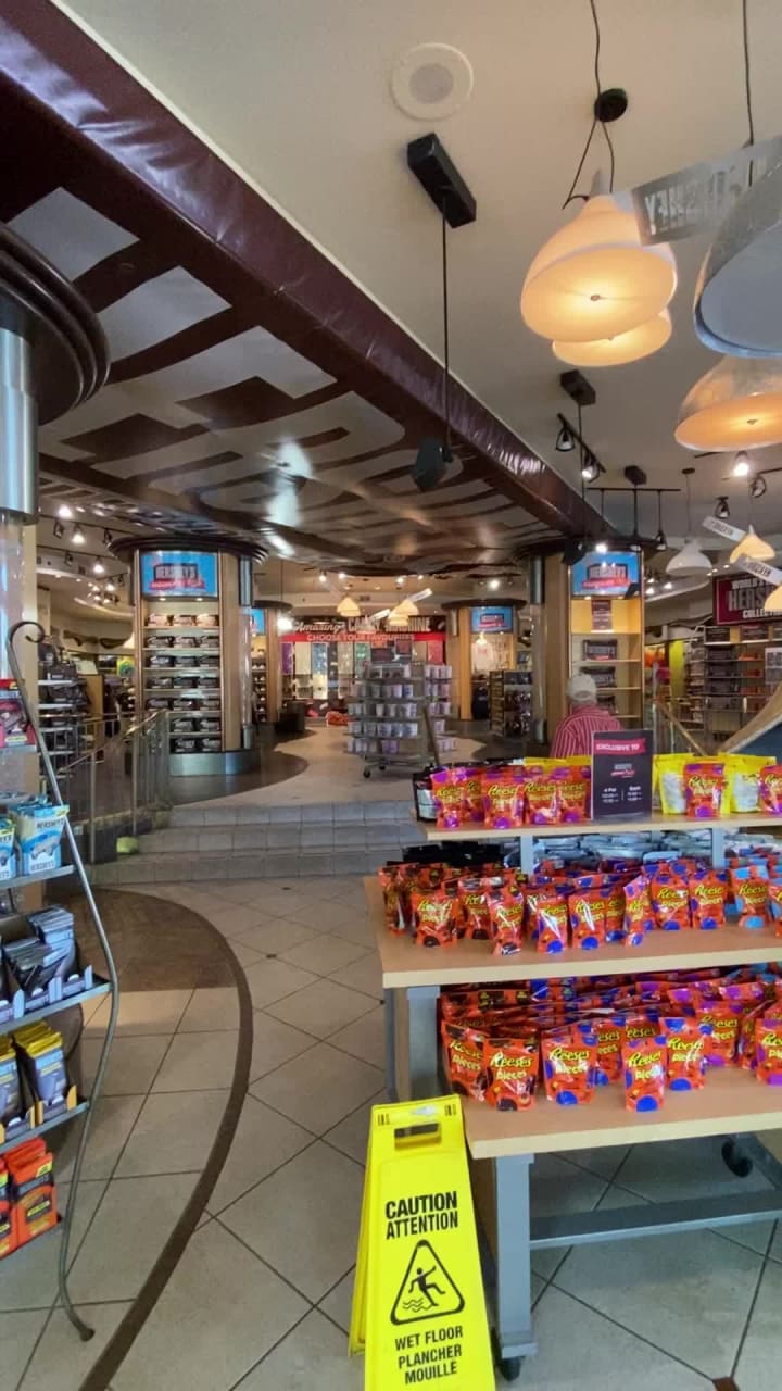 Video review of Hershey's Chocolate World
