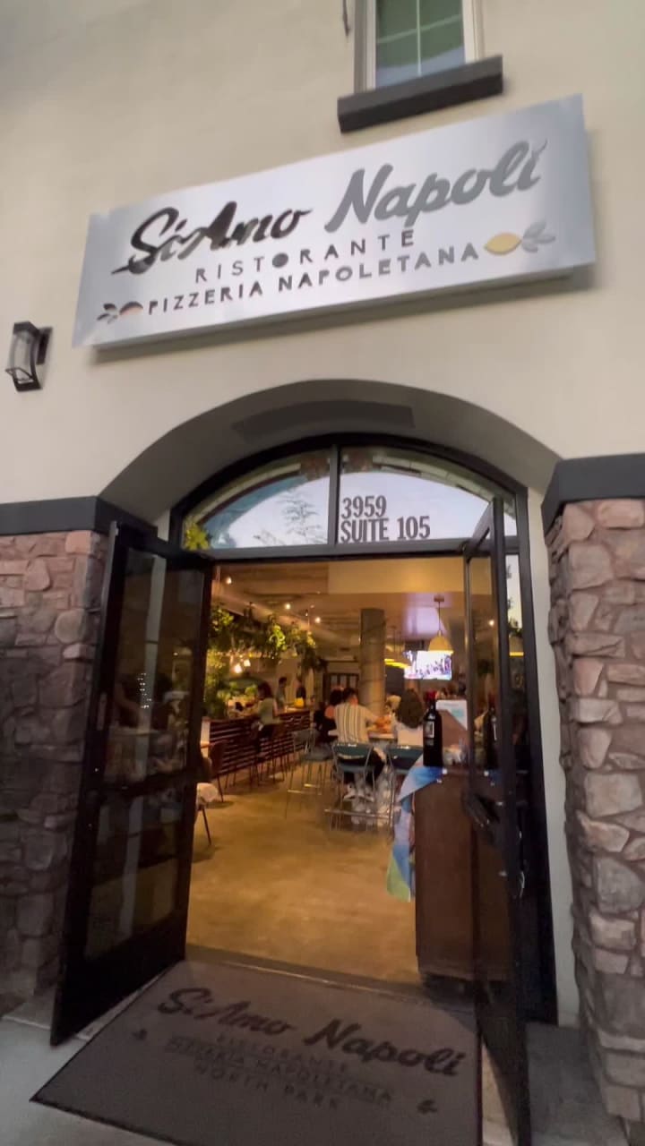 Video review of Siamo Napoli