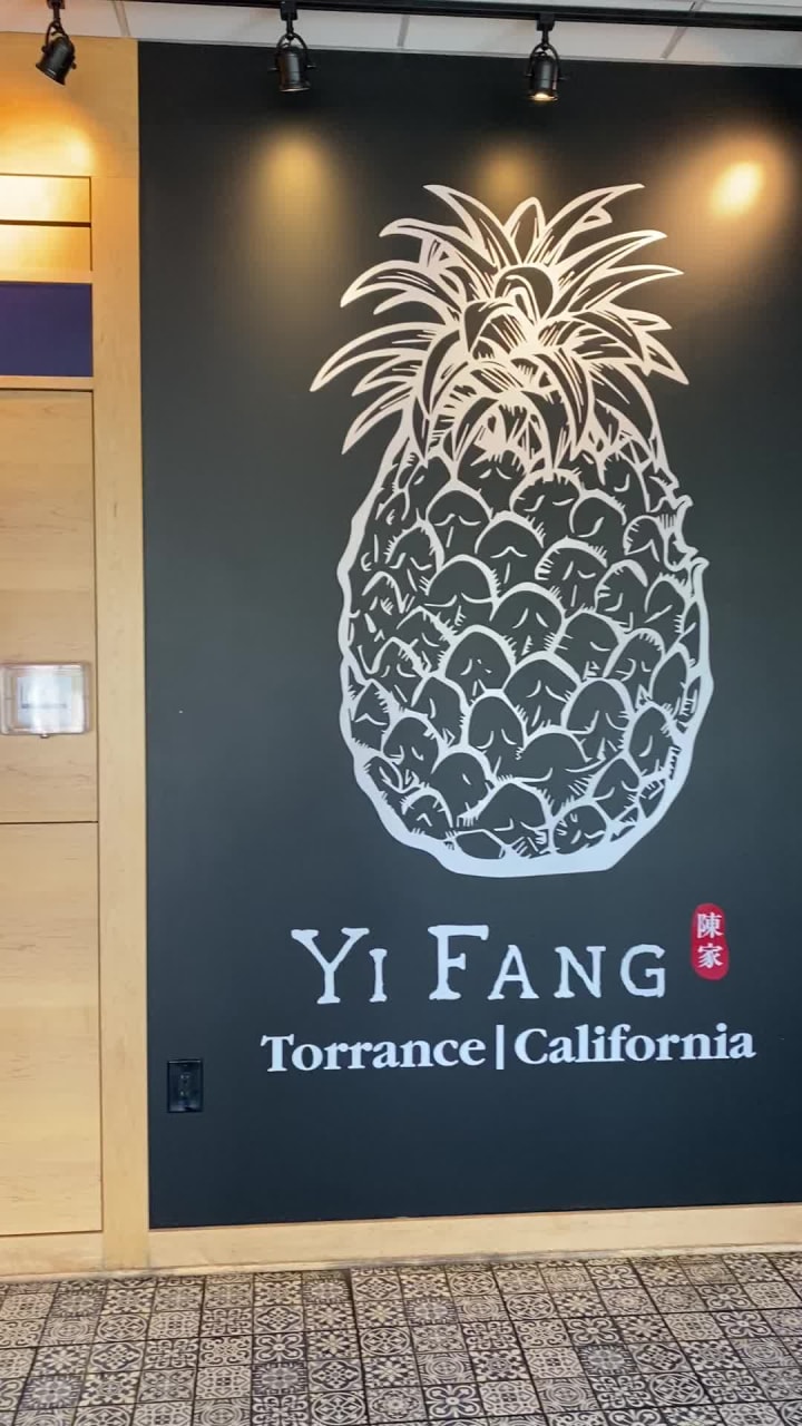 Video review of Yi Fang Taiwan Fruit Tea
