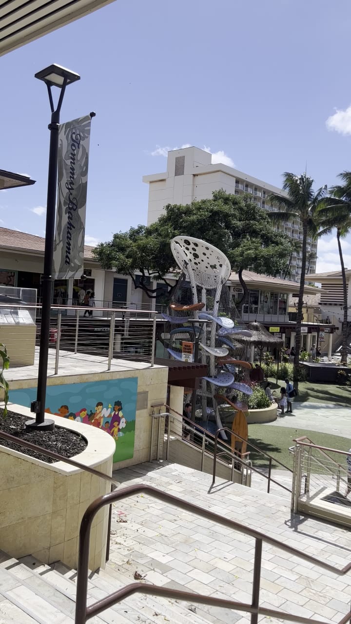 Video review of Whalers Village