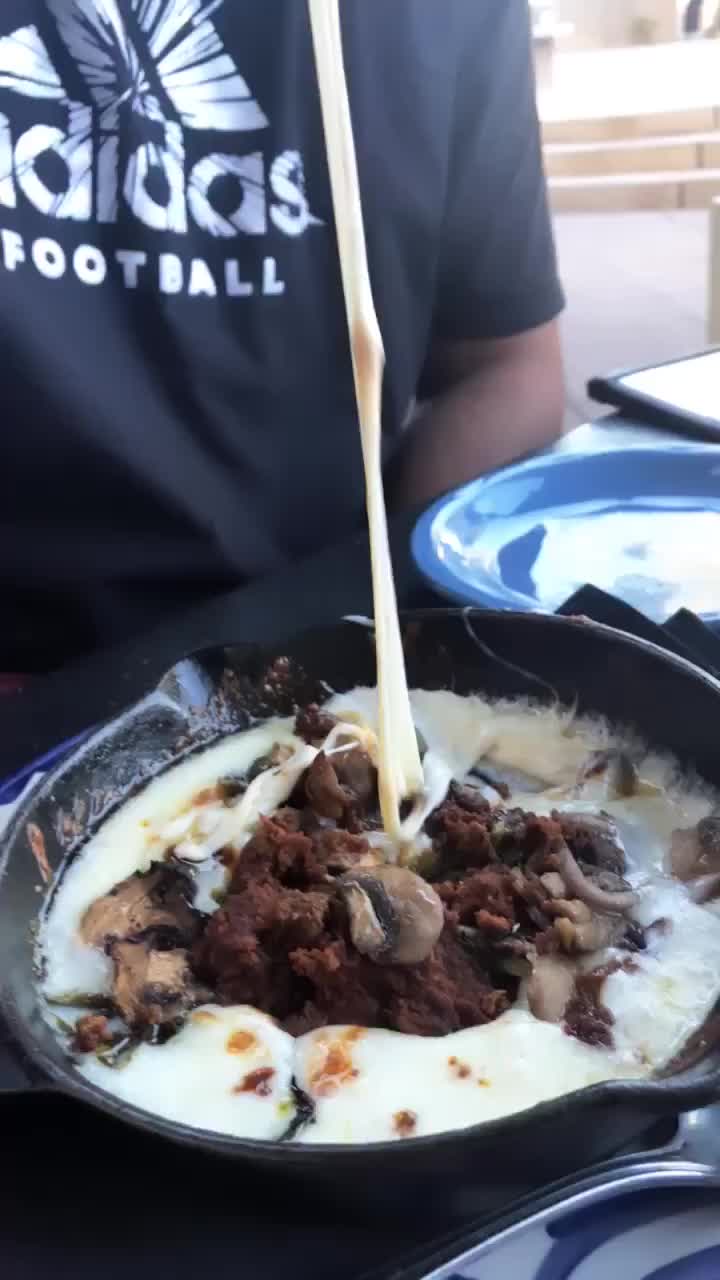 Video review of Barrio Queen