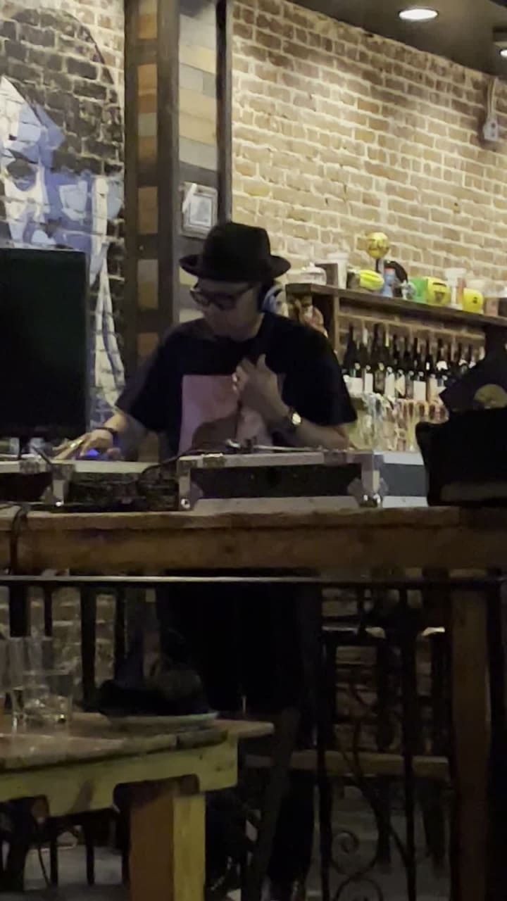 Video review of Big Easy Bar