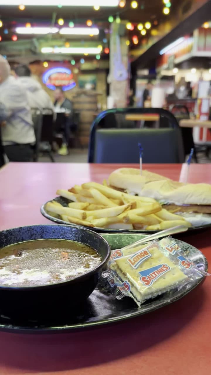 Video review of Steamboat Bill's On The Lake