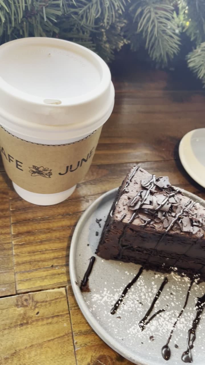 Cafe June