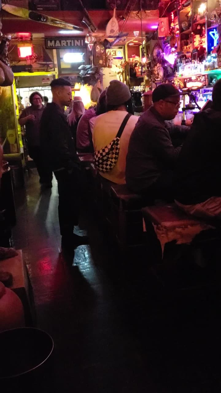 Video review of Cafe Van Kleef