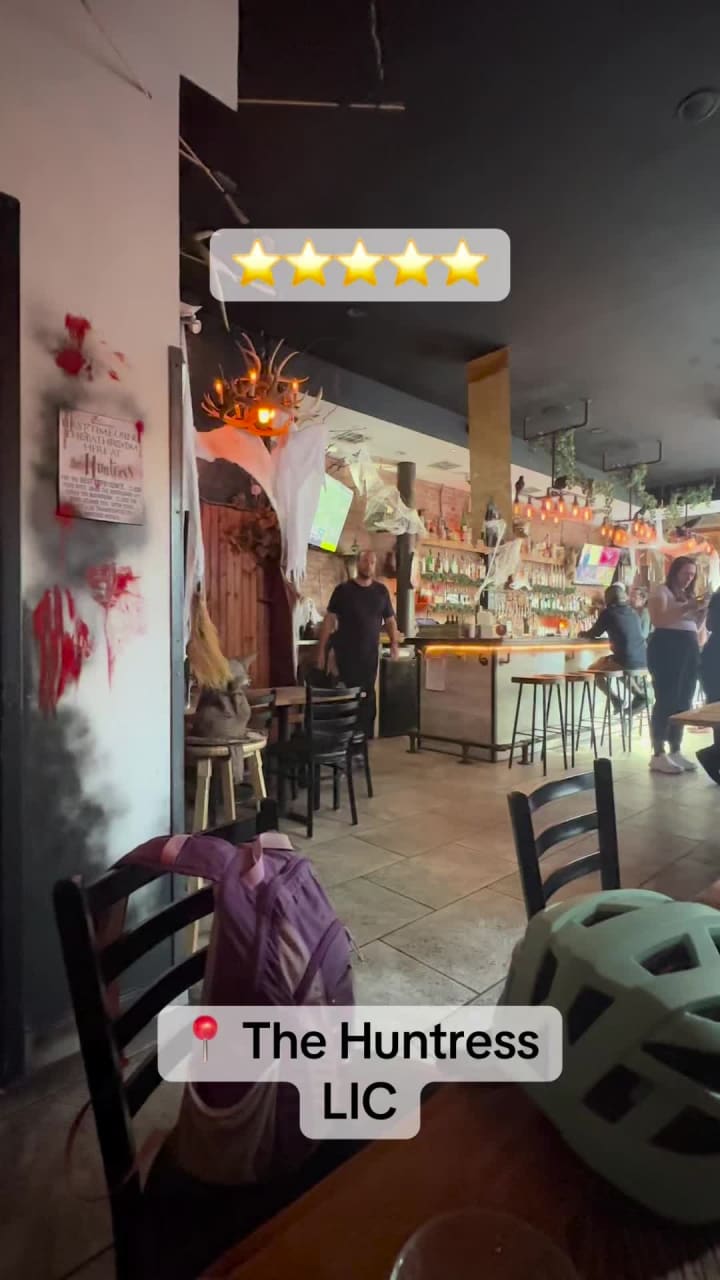 THE HUNTRESS whiskey, wings n’ other things