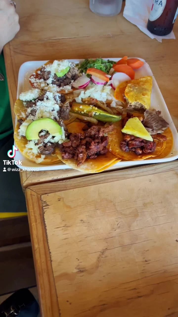 Tacos Y Tortas Adrian