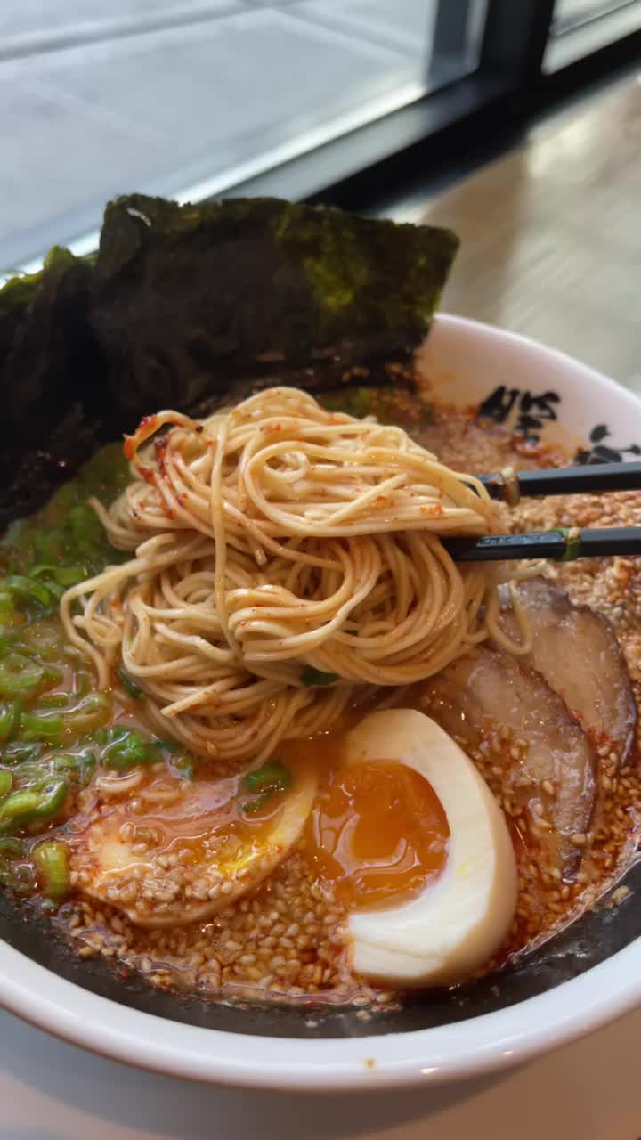 Video review of Ramen Danbo