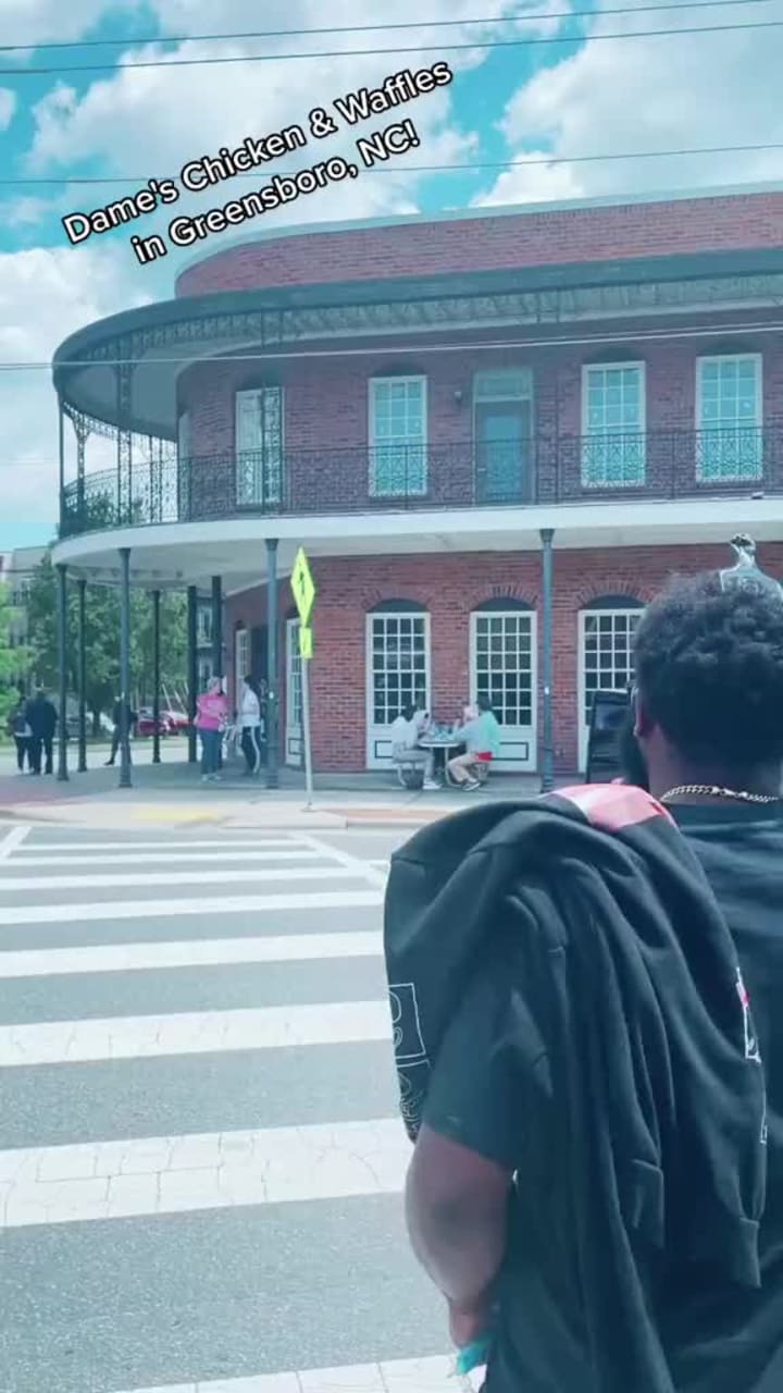 Dame's Chicken & Waffles