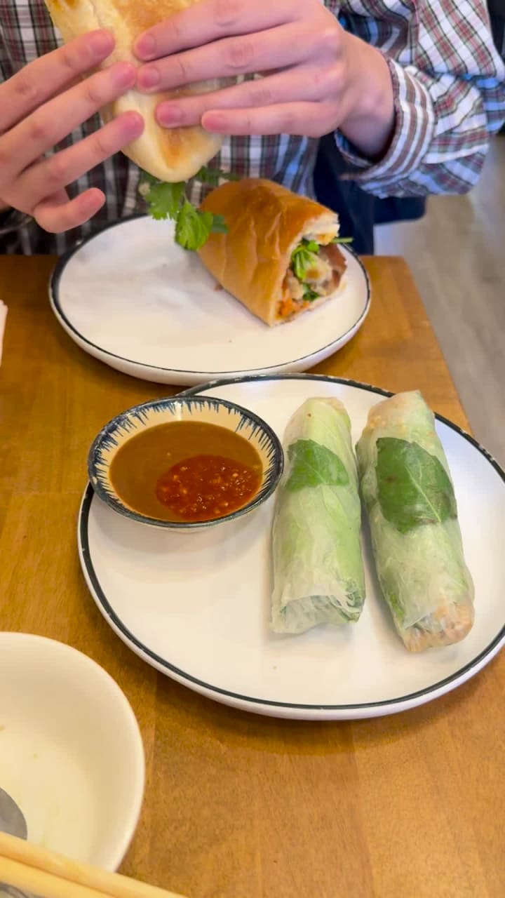 Sen Saigon
