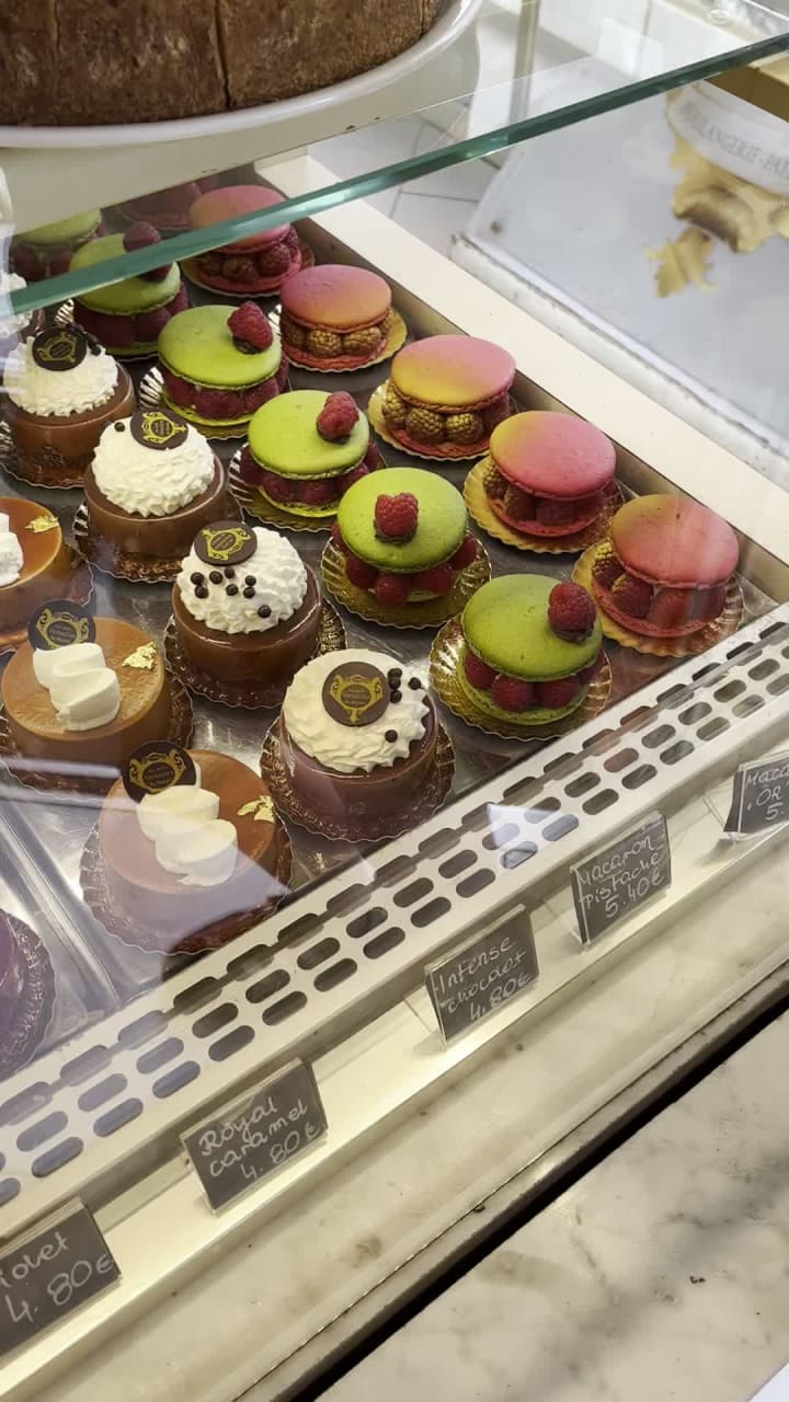 Au Petit Versailles du Marais